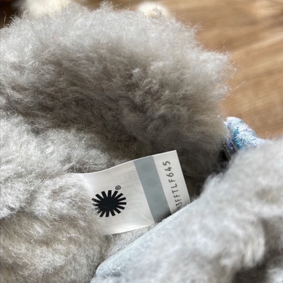 🌿UGG🌿 BAILEY BOW ABSTRACT SPLATTER BOOTS - Picture 11 of 15